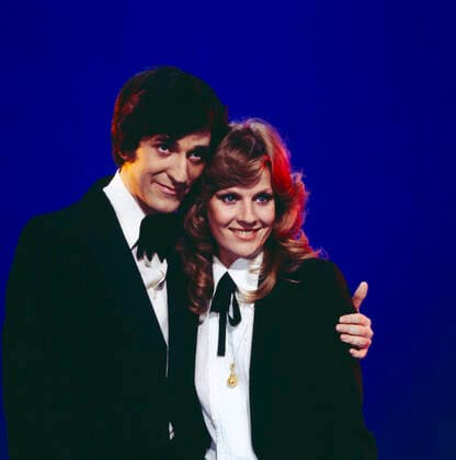 ILJA RICHTER, HEIDI BRÜHL Moderator und Schauspieler Ilja Richter mit Sängerin und Schauspielerin Heidi Brühl, 1980. TV presenter and actor Ilja Richter with actress and singer Heidi Bruehl 1980., Deutschland Copyright: kpa UnitedArchives55023460 EDITORIAL USE ONLY