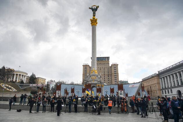Concert Free Sky In Support Of Requirements Close The Sky Over Ukraine Musicians of the Kyiv Classic Symphony Orchestra under the direction of conductor Herman Makarenko perform during an open air concert Free Sky in support of requirements Close the sky over Ukraine at the Independence Square in central Kyiv, Ukraine March 9, 2022 Kyiv Ukraine  Copyright: xMaxymxMarusenkox originalFilename: musienko-notitle220309_np5w1.jpg