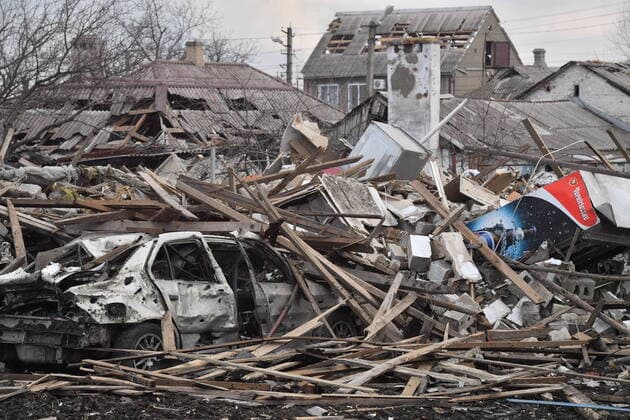 News Themen der Woche KW10 News Bilder des Tages DPR LPR Russia Ukraine Military Operation 8137004 09.03.2022 A destroyed car littered with debris of a house is seen in the village of Sartana, DPR. Alexey Kudenko Sputnik Donetsk region Donetsk People s Republic  Copyright: xAlexeyxKudenkox