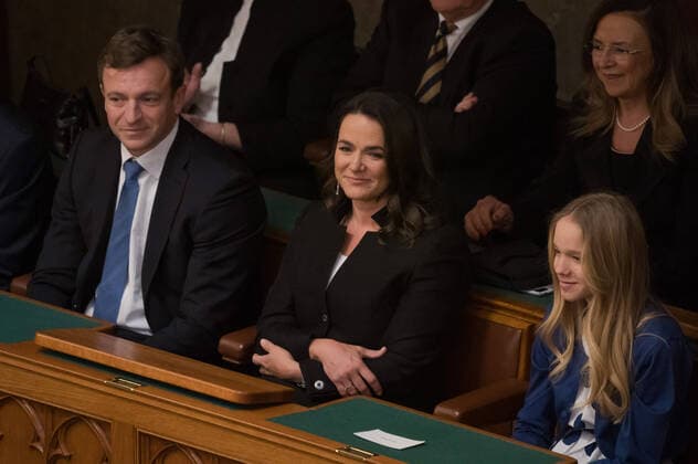 News Themen der Woche KW10 News Bilder des Tages (220310) -- BUDAPEST, March 10, 2022 -- Katalin Novak (front, C) is seen with her family before taking oath in Hungarian Parliament, Budapest, Hungary, March 10, 2022. Hungarian parliament on Thursday elected Katalin Novak as the country s first female president for a five-year term, winning over economist Peter Rona in a vote split along party lines. (Photo by Xinhua) HUNGARY-BUDAPEST-PRESIDENTIAL ELECTION-KATALIN NOVAK AttilaxVolgyi 