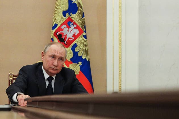 News Themen der Woche KW10 News Bilder des Tages Ukraine-Konflikt, Wladimir Putin und Michail Mischustin Videokonferenz zu den westlichen Sanktionen MOSCOW, RUSSIA - MARCH 10, 2022: Russia s President Vladimir Putin holds a video conference meeting on minimizing the impact of sanctions on the Russian economy at Moscow s Kremlin. Mikhail Klimentyev Russian Presidential Press and Information Office TASS  TS1273B5