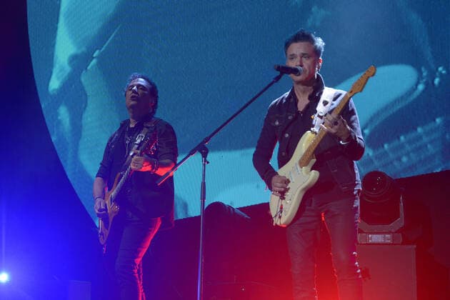 Soda Stereo Konzert in Mexiko-Stadt Soda Stereo ˜Gracias Totales Tour™ Concert MEXICO CITY, MEXICO - MARCH 9, 2022: Guest Richard Coleman for Soda Stereo band sings on stage during ˜Gracias Totales Tour™ in memory of Vocalist Gustavo Cerati at Palacio de los Deportes. On March 9, 2022 in Mexico City, Mexico. (Photo by Jaime Nogales Eyepix Group) Copyright: xJaimexNogalesx xEyepixxGroupx EYEPIX_JN_09032022_58056