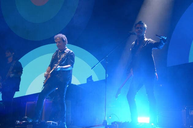 Soda Stereo Konzert in Mexiko-Stadt Soda Stereo ˜Gracias Totales Tour™ Concert MEXICO CITY, MEXICO - MARCH 9, 2022: Guest Richard Coleman for Soda Stereo band sings on stage during ˜Gracias Totales Tour™ in memory of Vocalist Gustavo Cerati at Palacio de los Deportes. On March 9, 2022 in Mexico City, Mexico. (Photo by Jaime Nogales Eyepix Group) Copyright: xJaimexNogalesx xEyepixxGroupx EYEPIX_JN_09032022_58051