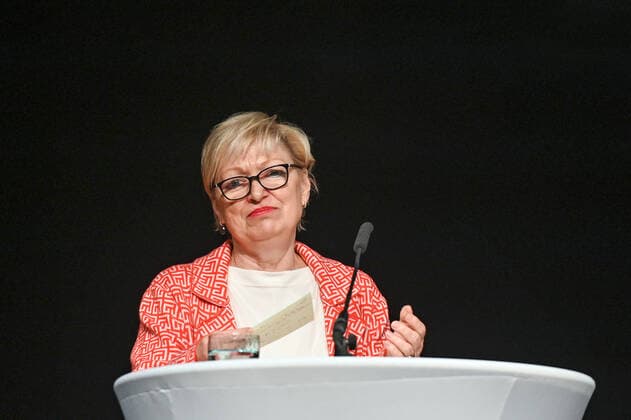 Pressekonferenz zum Sommerprogramm 2022, der Salzkammergut Festwochen Gmunden, am 11.03.22. Das Bild zeigt die Leiterin Theater & Literatur, Karin Bergmann 2022 - Pressekonferenz zum Sommerprogramm 2022, der Salzkammergut Festwochen Gmunden, am 11.03.22 *** Press conference on the summer program 2022, the Salzkammergut Festwochen Gmunden, on 11 03 22 The picture shows the director Theater Literatur, Karin Bergmann 2022 Press conference on the summer program 2022, the Salzkammergut Festwochen Gmunden, on 11 03 22