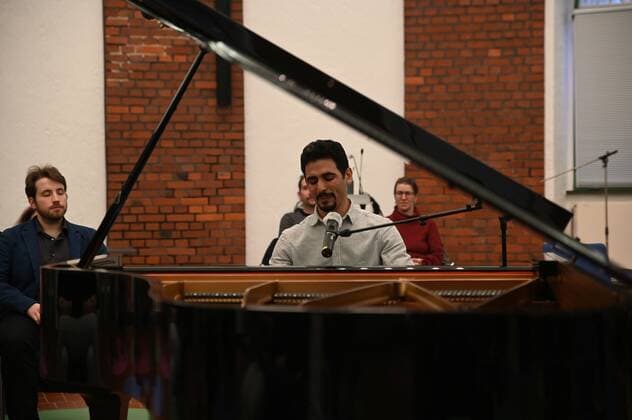 011.03.2022 Gießhaus der Universität Kassel Konzert Aeham Ahmad - Der Pianist aus den Trümmern emspor, DFL regulations prohibit any use of photographs as image sequences and or quasi-video