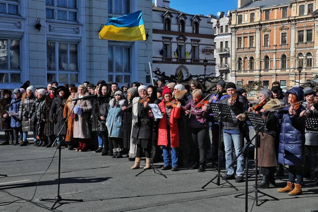 ODESA, UKRAINE - MARCH 12, 2022 - Symphony orchestra and choir of the Odesa National Academic Opera and Ballet Theater led by the conductor, Honored Artist of Ukraine Ihor Chernetskyi perform the National Anthem of Ukraine as well as several famous musical pieces within the framework of the Free Sky concert in support of the appeal of the Ukrainian people and Ukrainian President Volodymyr Zelenskyy to the European and world countries to close the sky over Ukraine and stop the war, Odesa, southern Ukraine Free Sky concert held in Odesa  Copyright: xNinaxLyashonokx