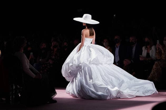 Entertainment Themen der Woche KW10 Entertainment Bilder des Tages March 12, 2022, Madrid, Spain: A model walks the runway at the Redondo Brand fashion show during Mercedes Benz Fashion Week Madrid March 2022 edition at IFEMA. Madrid Spain - ZUMAs197 20220312_zaa_s197_548 Copyright: xAtilanoxGarciax