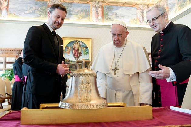 Bilder des Jahres 2022, News 03 März News Themen der Woche KW11 News Bilder des Tages Italy, Rome, Vatican, 2022 03 14. Pope Francis receives in audienceHis Excellency Mr. Eduard Heger, Prime Minister of the Slovak Republic at the Vatican Photograph by Vatican Media Catholic Press Photo . RESTRICTED TO EDITORIAL USE - NO MARKETING - NO ADVERTISING CAMPAIGNS.  Copyright: xVATICANxMEDIAx xipa-agency.netx xVaticanxMediax