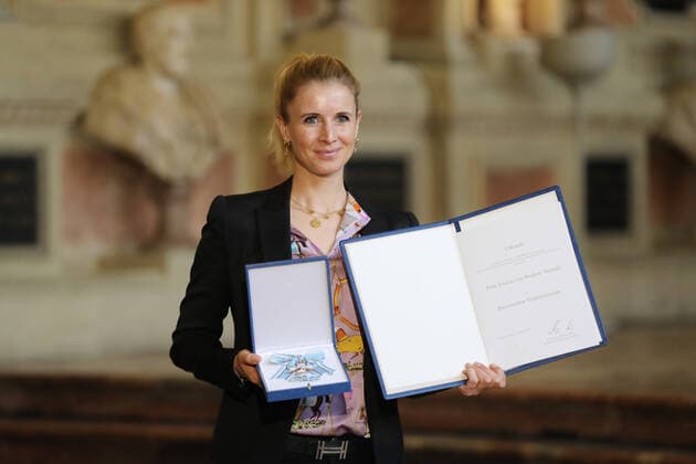 Verleihung des Bayerischen Verdienstordens durch den Bayerischen Ministerpräsidenten Dr. Markus Söder Jessica von Bredow-Werndl, München Bayern Deutschland Antiquarium der Residenz