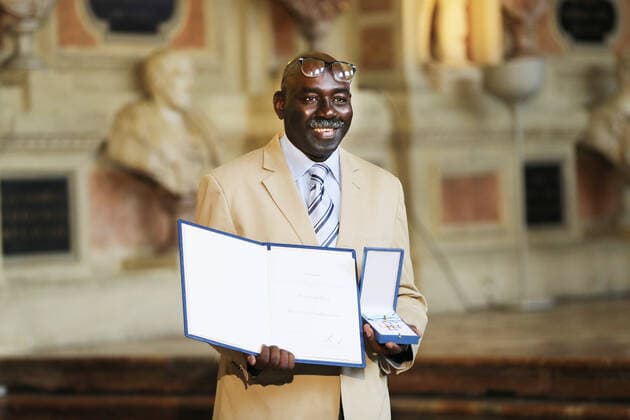Verleihung des Bayerischen Verdienstordens durch den Bayerischen Ministerpräsidenten Dr. Markus Söder Isaak Cisse, München Bayern Deutschland Antiquarium der Residenz