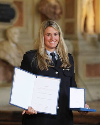 Verleihung des Bayerischen Verdienstordens durch den Bayerischen Ministerpräsidenten Dr. Markus Söder Natalie Geisenberger, München Bayern Deutschland Antiquarium der Residenz