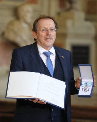 Verleihung des Bayerischen Verdienstordens durch den Bayerischen Ministerpräsidenten Dr. Markus Söder Hans Herold, München Bayern Deutschland Antiquarium der Residenz