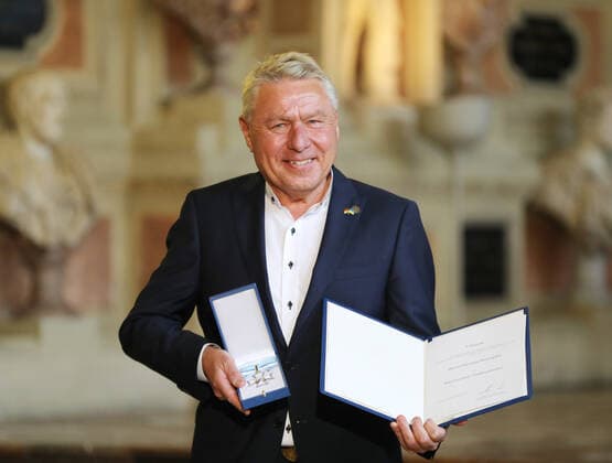Verleihung des Bayerischen Verdienstordens durch den Bayerischen Ministerpräsidenten Dr. Markus Söder Dietmar Holzapfel, München Bayern Deutschland Antiquarium der Residenz