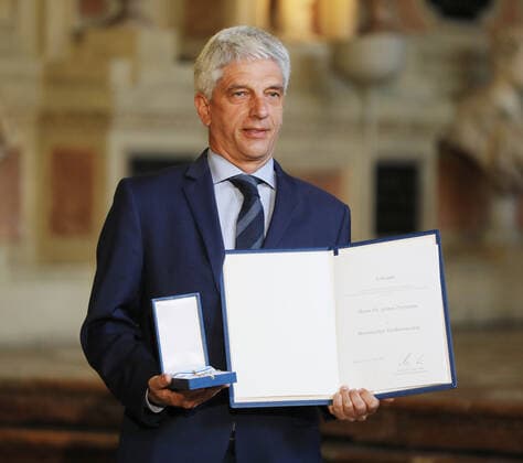 Verleihung des Bayerischen Verdienstordens durch den Bayerischen Ministerpräsidenten Dr. Markus Söder Dr. Armin Zitzmann, München Bayern Deutschland Antiquarium der Residenz