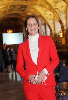 Verleihung des Bayerischen Verdienstordens durch den Bayerischen Ministerpräsidenten Dr. Markus Söder Katrin Müller-Hohenstein, München Bayern Deutschland Antiquarium der Residenz