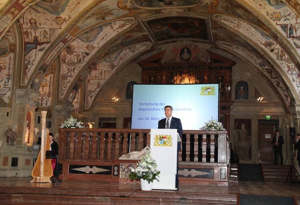 Verleihung des Bayerischen Verdienstordens durch den Bayerischen Ministerpräsidenten Dr. Markus Söder Dr. Markus Söder, München Bayern Deutschland Antiquarium der Residenz