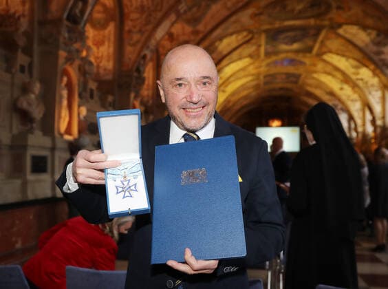 Verleihung des Bayerischen Verdienstordens durch den Bayerischen Ministerpräsidenten Dr. Markus Söder Christian Neureuther mit Bayerischen Verdienstorden, München Bayern Deutschland Antiquarium der Residenz