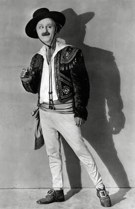 Silent film star Ben Turpin, in a western costume as a gaucho cowboy, circa 1923.File Reference 34145-485THA  Copyright: xCinemaxLegacyxCollection ThexHollywoodxArchivex 34145-485THA