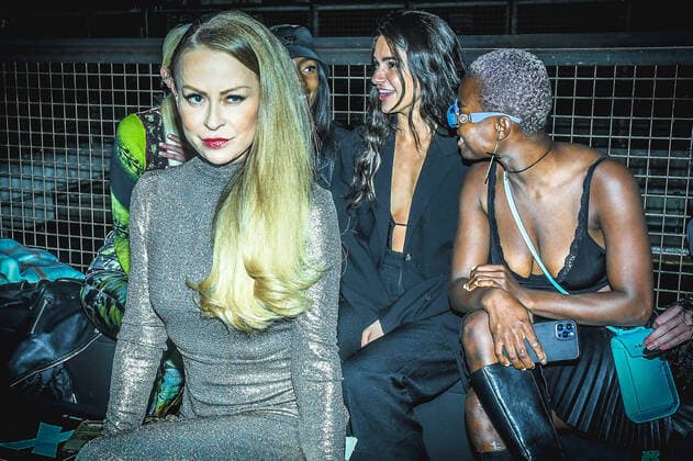 Entertainment Themen der Woche KW11 Entertainment Bilder des Tages 15.03.2022 xlakx,Entertainment Berlin Fashion Week 2022, Show Kilian Kerner emspor v.l.Jenny Elvers schaut genervt im Hintergrund amüsiereue sich die Models von GNTM Berlin *** 15 03 2022 xlakx,Entertainment Berlin Fashion Week 2022, Show Kilian Kerner emspor v l Jenny Elvers looks annoyed in the background amüsiereue themselves the models of GNTM Berlin