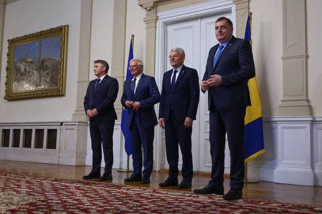 Josep Borrell met with members of the BiH Presidency Members of Bosnia and Herzegovina s Presidency Zeljko Komsic (L), Sefik Dzaferovic (2R) and Milorad Dodik (R) and High Representative of the European Union for Foreign Affairs and Security Policy Josep Borrell (2L) pose for photo before the meeting, in Sarajevo, Bosnia and Herzegovina, on March 16, 2022. ArminxDurgut PIXSELL
