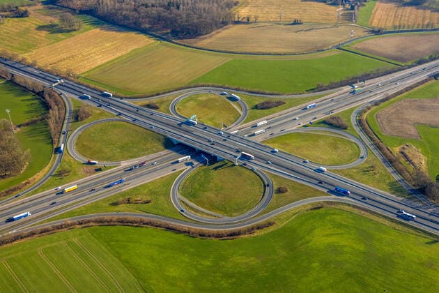 Luftbild, Autobahnkreuz Lotte Osnabrück, Autobahn A1 und Autobahn A30, Lotte, Tecklenburger Land, Nordrhein-Westfalen, Deutschland !ACHTUNGxMINDESTHONORARx60xEURO! *** Aerial view, freeway junction Lotte Osnabrück, freeway A1 and freeway A30, Lotte, Tecklenburger Land, North Rhine-Westphalia, Germany ATTENTIONxMINESTHONORARx60xEURO