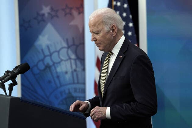 News Themen der Woche KW11 News Bilder des Tages U.S. President Joe Biden arrives to deliver remarks on economic assistance to Ukraine in the South Court Auditorium at the White House in Washington on March 16, 2022.  WAX20220316801 YurixGripas