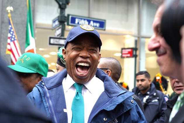 Bilder des Jahres 2022, News 03 März News Themen der Woche KW11 News Bilder des Tages March 17, 2022, New York, NY, USA: NYC Mayor ERIC ADAMS attends the 2022 St. PatrickÃ¢â‚¬â ¢s Day Parade,.Fifth Avenue, NYC.March 17, 2022. New York USA - ZUMAms4_ 20220317_zaf_ms4_001 Copyright: xSoniaxMoskowitzxGordonx