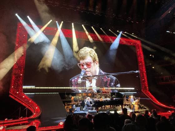February 7, 2022: Elton John in concert at the United Center in Chicago on Feb. 4, 2022, as part of his Farewell Yellow Brick Road Tour. - ZUMAm67_ 20220207_zaf_m67_043 Copyright: xDougxGeorgex