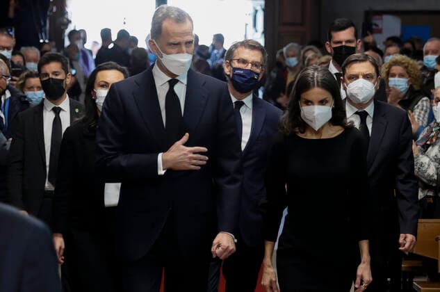 Entertainment Themen der Woche KW11 Entertainment Bilder des Tages Spain s King Felipe (4-R), Queen Letizia (2-R), Galicia s Regional President Alberto Nunez Feijoo (3-R) and Spanish minister of Agriculture, Fisheries and Food Luis Planas (R) attend the funeral of the 21 Spanish sailors who passed away in a shipwreck in Canada, in Marin, Pontevedra, northern Spain, 18 March 2022. Funeral of the 21 Spanish sailors who passed away in a shipwreck in Canada !ACHTUNG: NUR REDAKTIONELLE NUTZUNG!  Copyright: xLavandeirax GRAF1966 20220318-b620ef9eabf898468b81b29d355e55fe9c28b24c