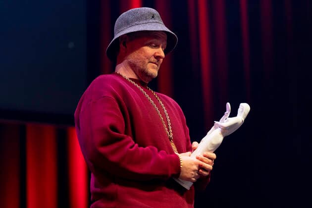 Anders Matthesen modtager Bodil for bedste mandlige hovedrolle for Ternet Ninja 2. Bodilpriserne 2022 uddeles i Folketeatret i Koebenhavn, loerdag den 19. marts 2022.. , Copenhagen Denmark