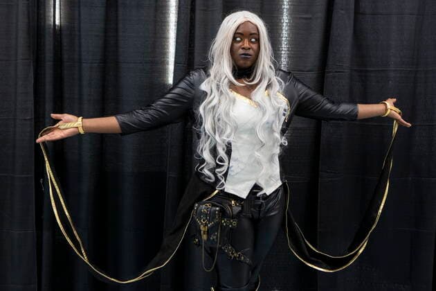 March 19, 2022, TORONTO, ON, CAN: J.R cosplays as Storm from X-Men at Toronto Comicon on Saturday, March 19, 2022. The event returns for the first time since 2019 due to COVID-19 restrictions. TORONTO CAN  - ZUMAc35_ 20220319_zaf_c35_089 Copyright: xChrisxYoungx