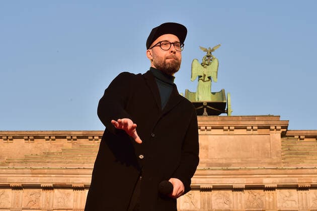 Sound of Peace Mark Forster beim ãSOUND OF PEACE. Das große Friedensevent vor dem Brandenburger Tor am 20.03.2022