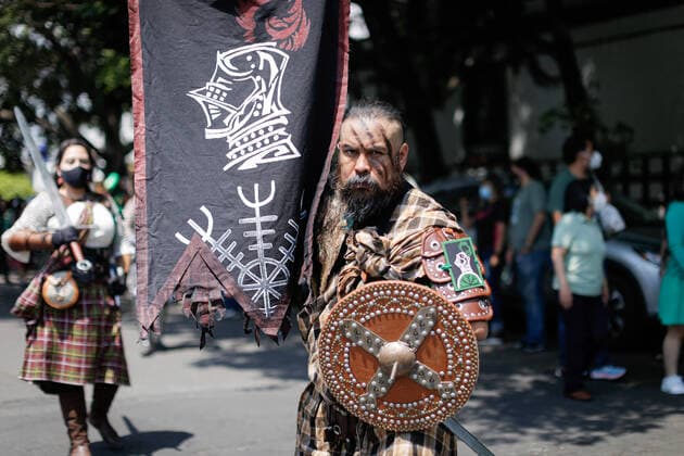March 20, 2022, Mexico, Mexico: A man dressed as a warrior poses for a photo during the festival. St. Patrick s Day is a cultural and religious Irish national holiday, which is annually celebrated on March 17, the day of the death of the patron saint of Ireland, St. Patrick. Mexico Mexico - ZUMAs197 20220320_zaa_s197_305 Copyright: xGuillermoxDiazx