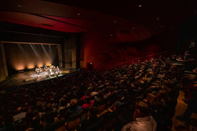 Max Herre & Mikis Takeover! Ensemble live im Theater Erfurt. Erfurt, 20.03.2022