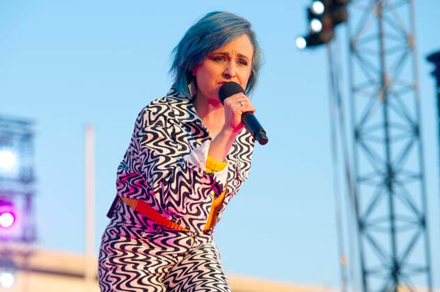 Charly Klauser bei der Kundgebung und dem Friedenskonzert Sound Of Peace gegen den Krieg in der Ukraine am Brandenburger Tor. Berlin, 20.03.2022