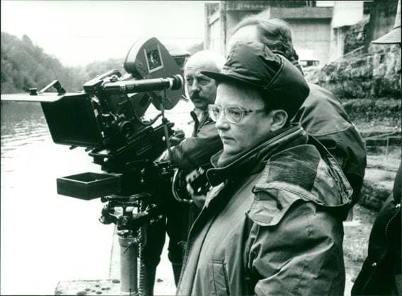 Der Priestermord Am Set von Der Priestermord : Regisseurin Agnieszka Holland. *** Nur redaktionelle Nutzung im Zusammenhang mit dem Film. Editorial usage only and only related to the movie. Im Falle anderer Verwendungen, kontaktieren Sie uns bitte. For other uses, please contact us. UnitedArchives_IMS_3428272-F *** the priest murder on Set from the priest murder Director Agnieszka Holland *** only Editorial Use at Context with the Film Editorial usage Only and Only RELATED to The Movie at Trap other uses, contact you us Please for Other uses, Please Contact US UnitedArchives IMS 3428272 F Copyright: xUnitedxArchives PublicityxStill EntertainmentxMediaxArchivex