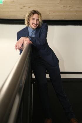 22.03.2022, Globe Wien, Österreichischer Kabarettpreis 2022, Verleihungs-Gala im Bild: Berni Wagner, -Portrait, Österreichischer Kabarettpreis 2022