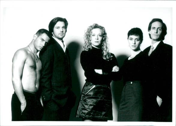 Moritz Bleibtreu, Kai Wiesinger, Katja Riemann, Martina Gedeck, August Zirner Das Foto zeigt die Schauspieler der Komödie Stadtgespräch . *** Nur redaktionelle Nutzung im Zusammenhang mit dem Film. Editorial usage only and only related to the movie. Im Falle anderer Verwendungen, kontaktieren Sie uns bitte. For other uses, please contact us. UnitedArchives_IMS_3473780-F *** Moritz Stay faithful, Kai Wiesinger, Katja rieman, Martina cover, August Zirner the Photo shows the Actors the Comedy TOWN TALK *** only Editorial Use at Context with the Film Editorial usage Only and Only RELATED to The Movie at Trap other uses, contact you us Please for Other uses, Please Contact US UnitedArchives IMS 3473780 F Copyright: xUnitedxArchives PublicityxStill EntertainmentxMediaxArchivex