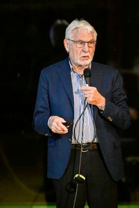 Hinforschung und Klimawandel Bremen, 23. März 2022. Hirnforscher und Biologe Prof. Dr. Gerhard Roth von der Universität Bremen spricht in der Evangelischen Friedensgemeinde über Klimaschutz und Verhaltensänderung bei Menschen. Bremen Viertel Bremen Deutschland *** Hinforschung und Klimawandel Bremen, 23 March 2022 Brain researcher and biologist Prof Dr Gerhard Roth from the University of Bremen speaks at the Evangelische Friedensgemeinde about climate protection and behavioral change in people Bremen Viertel Bremen Germany