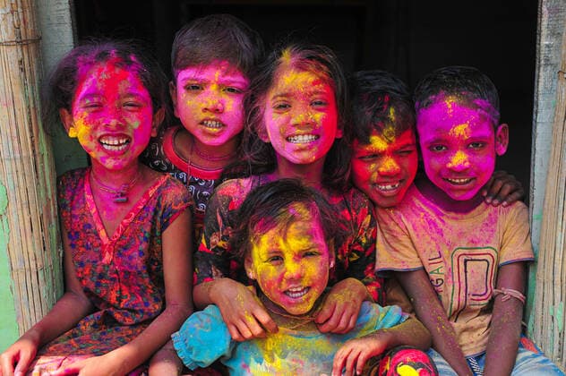 News Themen der Woche KW12 Bangladesch, Holi-Festival in in Sylhet Annual Holi Colours Hindu Festival SYLHET, BANGLADESH - MARCH 23, 2022: Bangladesh children from Khan Tea garden posing for photos painted after adorning with colors like Rainbows on the celebration of the annual Hindu festival of colors, known as Holi festival marking the onset of spring. On March 23, 2022 in Sylhet, Bangladesh. (Photo by Md Rafayat Haque Khan Eyepix Group) Copyright: xMdxRafayatxHaquexKhanx xEyepixxGroupx EYEPIX_MRHK_23032022_58919