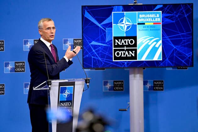 News Themen der Woche KW12 News Bilder des Tages NATO-Generalsekretär Jens Stoltenberg bei einer Pressekonferenz im Vorfeld des außerordentlichen Gipfeltreffens der Staats- und Regierungschefs der NATO anlässlich des Ukraine-Krieges im NATO Hauptquartier. Brüssel, 23..03.2022 *** NATO Secretary General Jens Stoltenberg at a press conference ahead of the Extraordinary Summit of NATO Heads of State and Government on the occasion of the Ukraine war at NATO Headquarters Brussels, 23 03 2022 Foto:xD.xAnoraganingrumx xFuturexImage