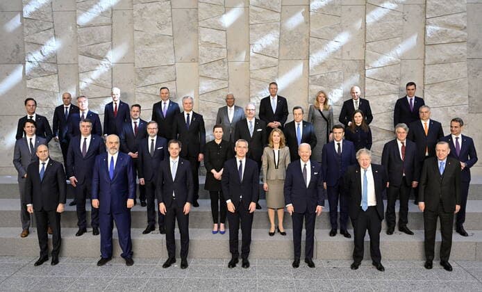 Bilder des Jahres 2022, News 03 März News Themen der Woche KW12 News Bilder des Tages (front row center L-R) Prime Minister Alexander De Croo, NATO Secretary General Jens Stoltenberg and US President Joe Biden pictured at the family picture at the head of states summit of the NATO (North Atlantic Treaty Organization) military alliance, Thursday 24 March 2022, in Brussels.  ERICxLALMAND 25299634