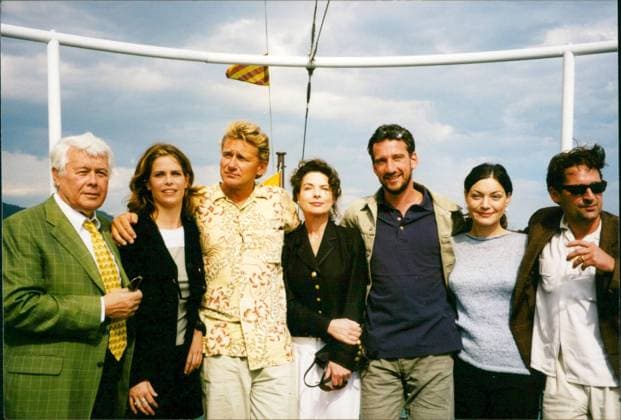 Schauspieler aus Das Mädchen aus der Torte Darsteller aus dem Fernsehspielfilm Das Mädchen aus der Torte (l.-r.): Peter Weck, Ursula Buschhorn, Reinhard Fendrich, Heio von Stetten, Marion Mitterhammer und Max Tidof *** Nur redaktionelle Nutzung im Zusammenhang mit dem Film. Editorial usage only and only related to the movie. Im Falle anderer Verwendungen, kontaktieren Sie uns bitte. For other uses, please contact us. UnitedArchives_IMS_3478243-F *** Actors from the Girls from the Cake Actors from the TV feature film the Girls from the Cake l r Peter wake up Ursula bush horn, Reinhard fendrich, Heio from Stetten, Marion Mitterhammer and Max Tidof *** only Editorial Use at Context with the Film Editorial usage Only and Only RELAT Copyright: xUnitedxArchives PublicityxStill EntertainmentxMediaxArchivex