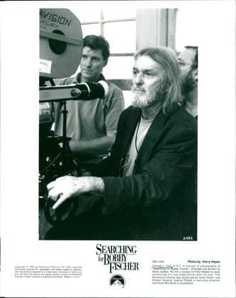 Conrad L. Hall Kameramann Conrad L. Hall, A.S.C. bei den Dreharbeiten zu Searching for Bobby Fischer . *** Nur redaktionelle Nutzung im Zusammenhang mit dem Film. Editorial usage only and only related to the movie. Im Falle anderer Verwendungen, kontaktieren Sie uns bitte. For other uses, please contact us. UnitedArchives_IMS_3493868-F *** Conrad l Hall Cameraman Conrad l hall, a S C at the Shooting to Searching for Bobby Fischer *** only Editorial Use at Context with the Film Editorial usage Only and Only RELATED to The Movie at Trap other uses, contact you us Please for Other uses, Please Contact US UnitedArchives IMS 3493868 F Copyright: xUnitedxArchives PublicityxStill EntertainmentxMediaxArchivex