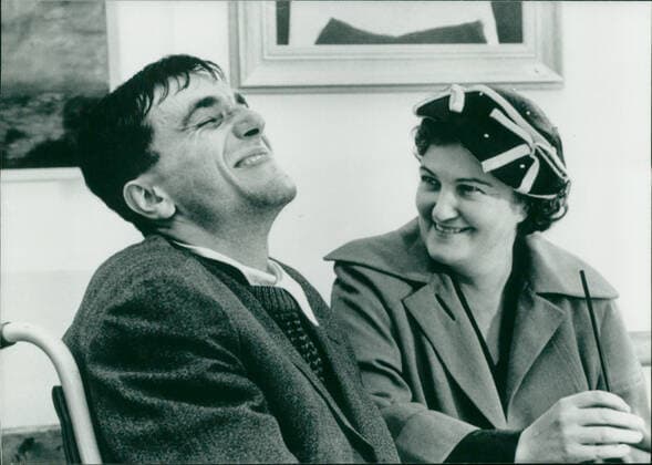 Mein linker Fuß Daniel Day Lewis und Brenda Fricker in Mein linker Fuß. *** Nur redaktionelle Nutzung im Zusammenhang mit dem Film. Editorial usage only and only related to the movie. Im Falle anderer Verwendungen, kontaktieren Sie uns bitte. For other uses, please contact us. UnitedArchives_IMS_3495034-F *** My linker Foot Daniel Day Lewis and Brenda Fricker in My linker Foot *** only Editorial Use at Context with the Film Editorial usage Only and Only RELATED to The Movie at Trap other uses, contact you us Please for Other uses, Please Contact US UnitedArchives IMS 3495034 F Copyright: xUnitedxArchives PublicityxStill EntertainmentxMediaxArchivex !ACHTUNG AUFNAHMEDATUM GESCHÄTZT!