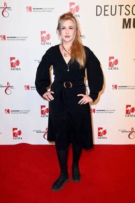 Dascha Dauenhauer beim 13. Deutschen Musikautor*innenpreis der GEMA 2022 im Hotel The Ritz-Carlton. Berlin, 24.03.2022