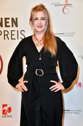 Dascha Dauenhauer beim 13. Deutschen Musikautor*innenpreis der GEMA 2022 im Hotel The Ritz-Carlton. Berlin, 24.03.2022