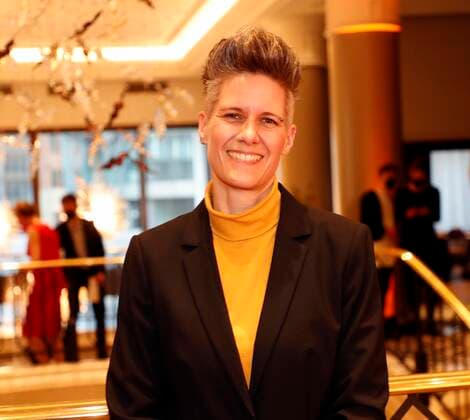 Tina Pepper bei Verleihung Deutscher Musikautor:innenpreis 2022 im Hotel RITZ-CARLTON Berlin. Redaktion Laurent, Berlin 24.03.22