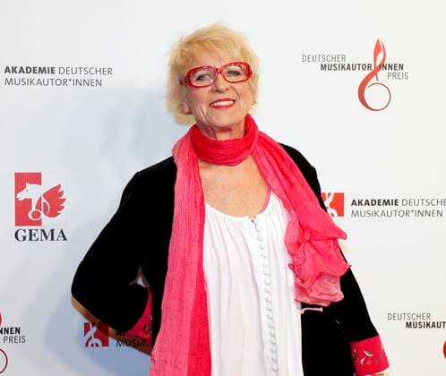 Monika Erhardt-Lakomy bei Verleihung Deutscher Musikautor:innenpreis 2022 im Hotel RITZ-CARLTON Berlin. Redaktion Laurent, Berlin 24.03.22