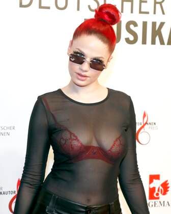 Badmomzjay bei Verleihung Deutscher Musikautor:innenpreis 2022 im Hotel RITZ-CARLTON Berlin. Redaktion Laurent, Berlin 24.03.22